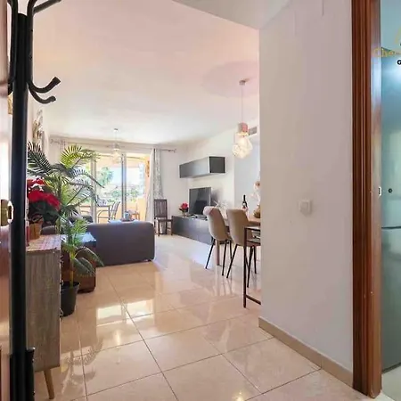 El Paralelo Apartment *